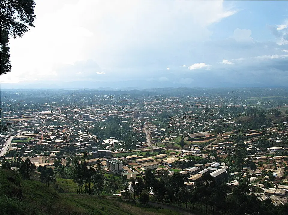 Bamenda — Bamenda from mountain road