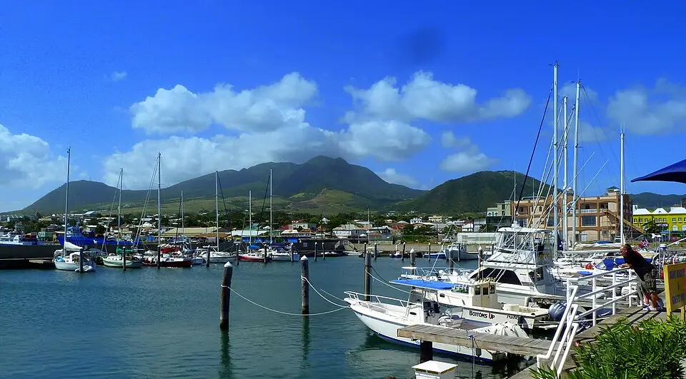 Basseterre — St. Kitts, Karibik - Marina in Basseterre - panoramio