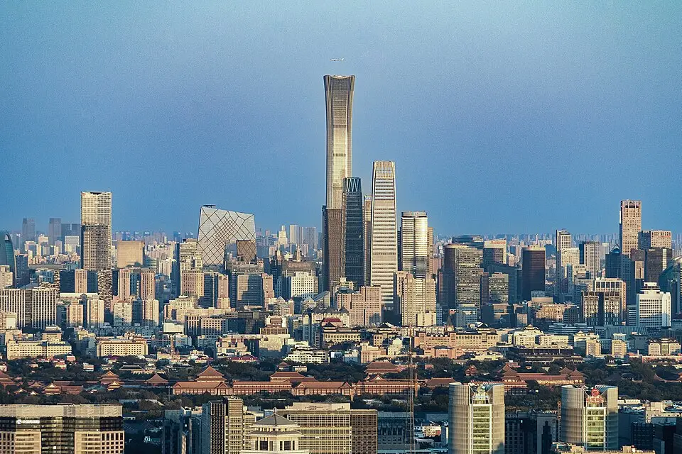 Beijing — Skyline of Beijing CBD with B-5906 approaching (20211016171955) (1)