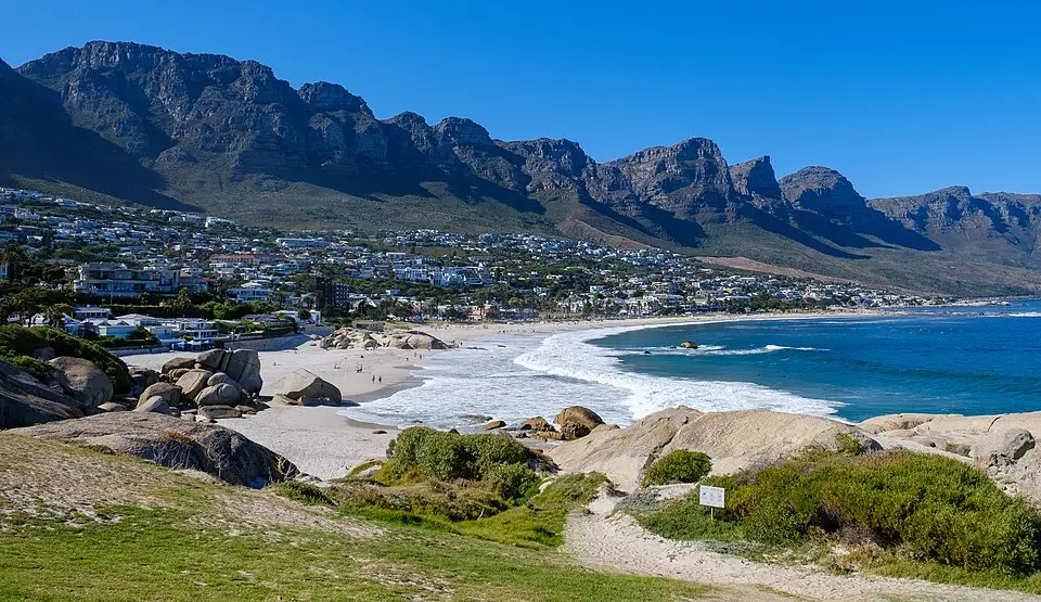 Cape Town — Camps bay (53460319478) (cropped)