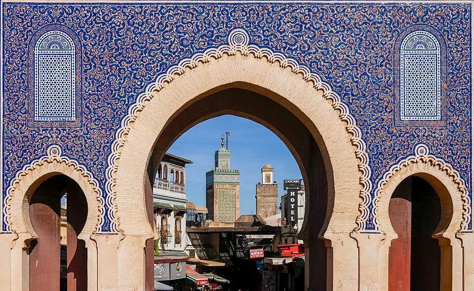 Fes — Bab Bou Jeloud Frame Minaret Fes Nov25 A7CR 09127-8 HDR3