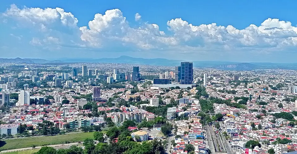Guadalajara — Panorámica Guadalajara desde edificio Bansi hacia norte (cropped)
