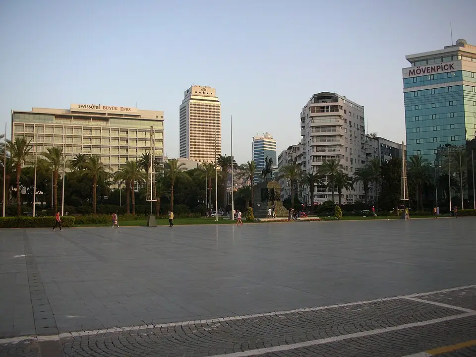 Izmir — Cumhuriyet Square