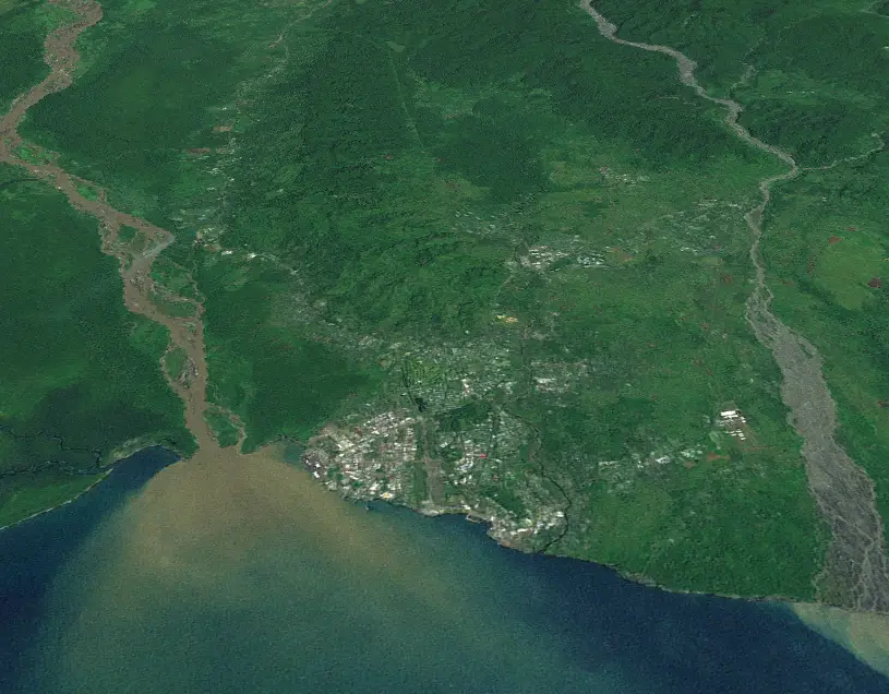 Lae — Lae City and Markham River (aerial view)