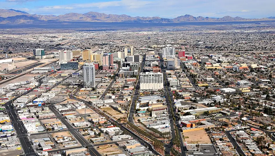 Las Vegas — Las Vegas from above (40064746644)