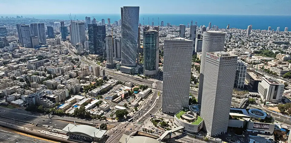 Tel Aviv — Sarona CBD 01 (cropped)